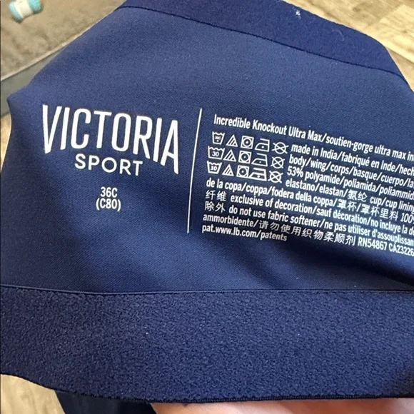 Victoria's Secret knockout sports bra - Picture 5 of 5